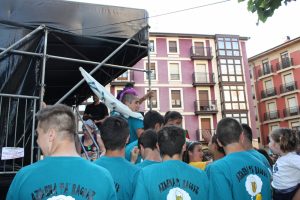 2015 Fiesta de presentación de las cuadrillas txikis